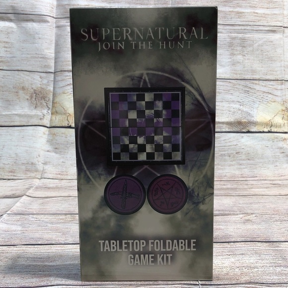 Culturefly Exc Supernatural TableTop Foldable Game Kit ( Checkers ) Winchester - Picture 3 of 12